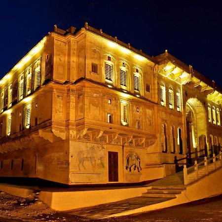 Vivaana Hotel Mandāwa Buitenkant foto
