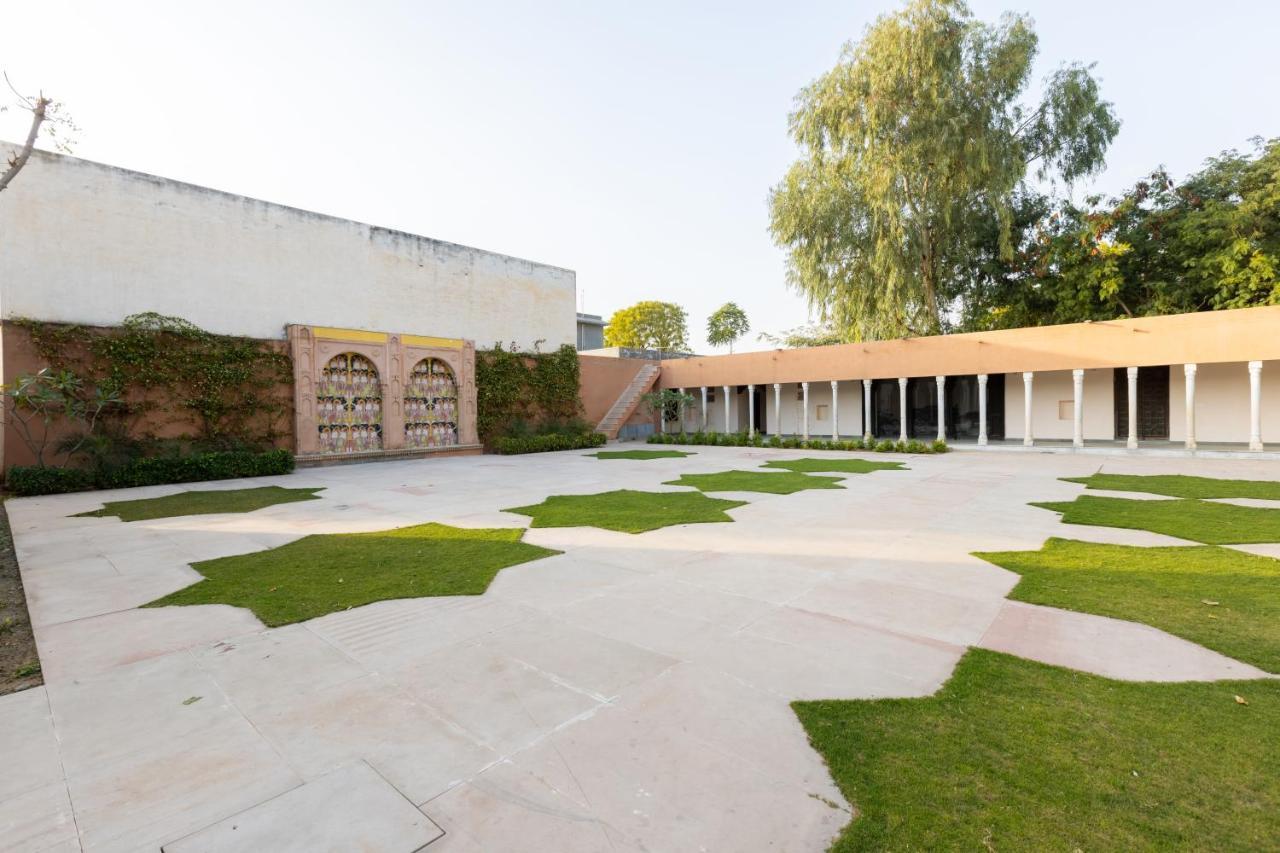 Vivaana Hotel Mandāwa Buitenkant foto