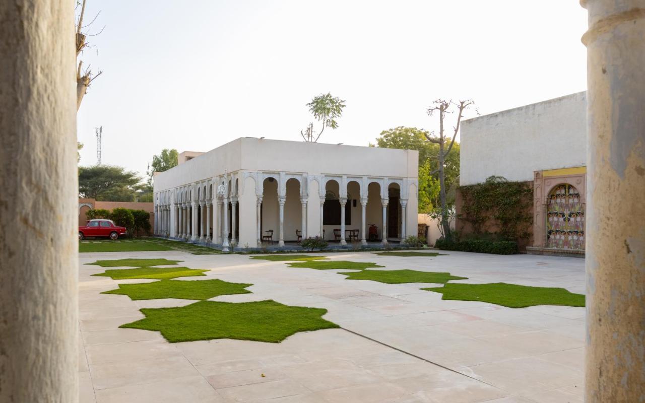 Vivaana Hotel Mandāwa Buitenkant foto