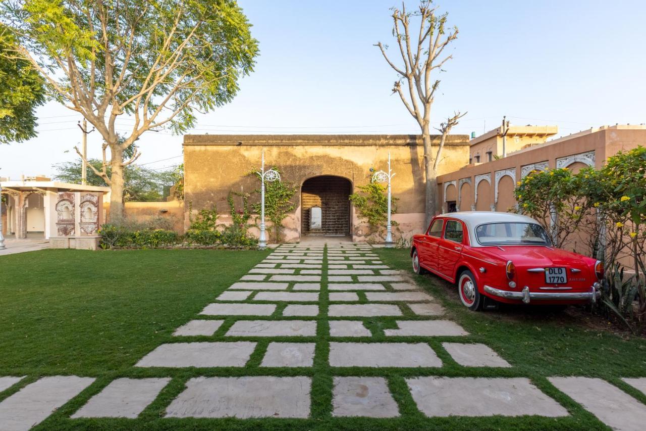 Vivaana Hotel Mandāwa Buitenkant foto