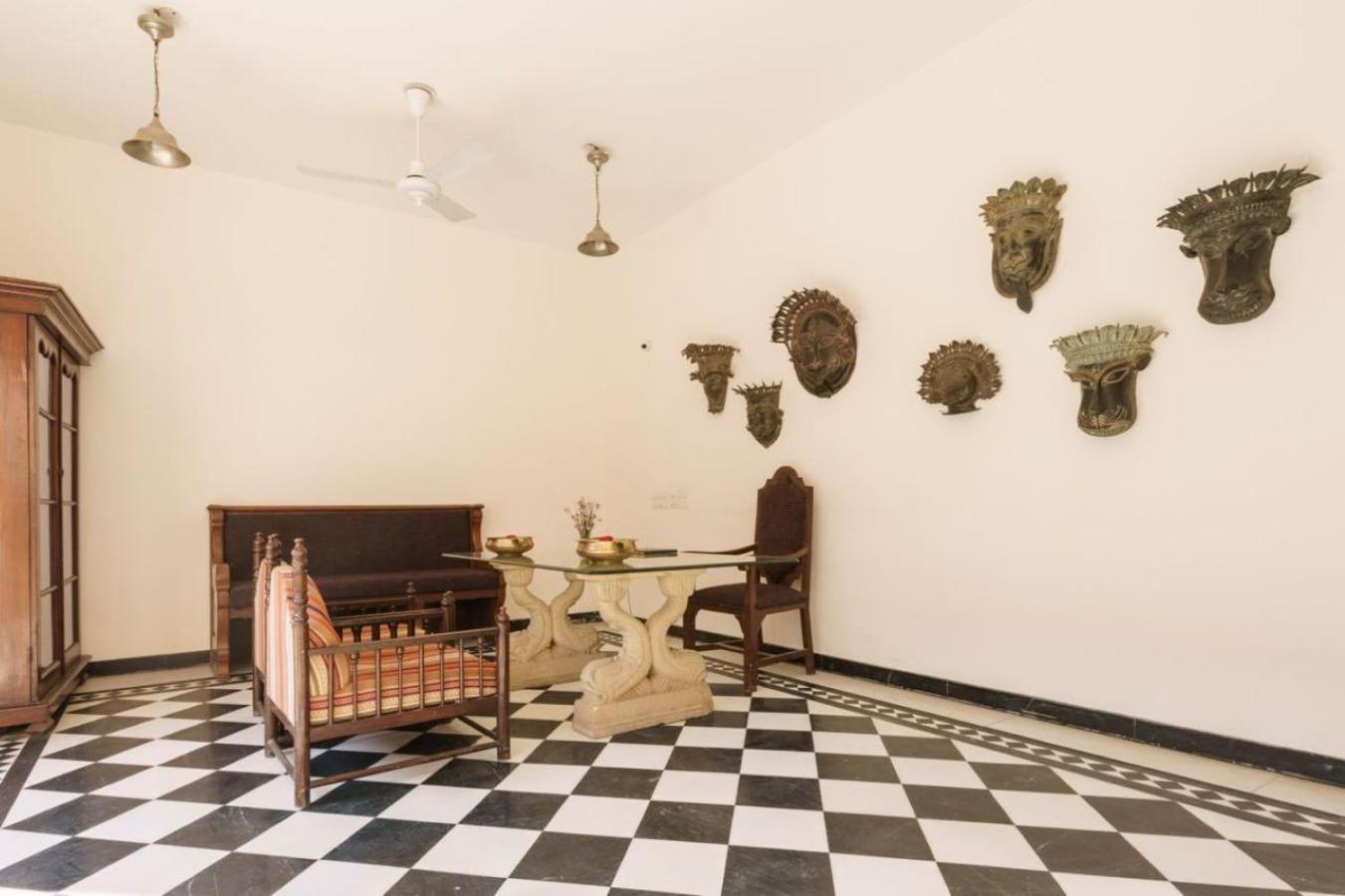 Vivaana Hotel Mandāwa Buitenkant foto