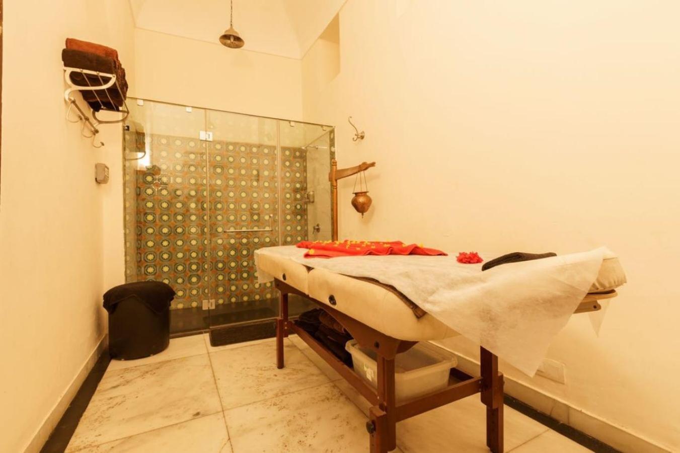 Vivaana Hotel Mandāwa Buitenkant foto