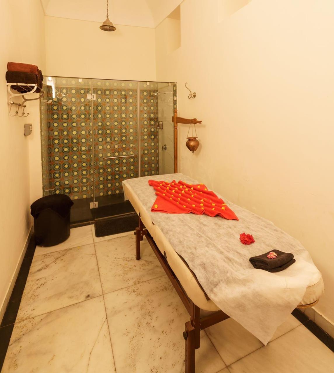 Vivaana Hotel Mandāwa Buitenkant foto