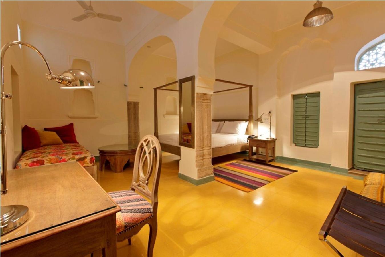 Vivaana Hotel Mandāwa Buitenkant foto