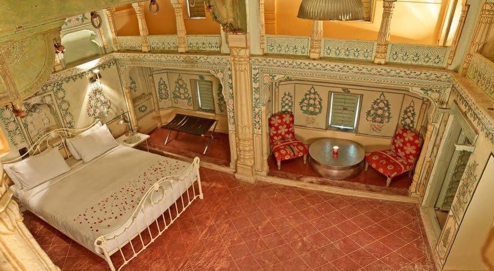 Vivaana Hotel Mandāwa Buitenkant foto