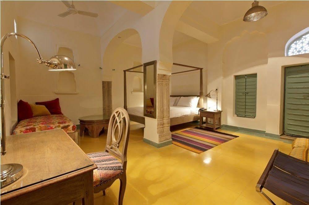 Vivaana Hotel Mandāwa Buitenkant foto