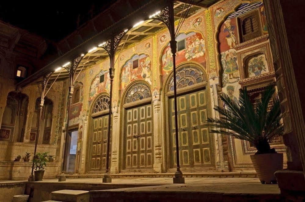 Vivaana Hotel Mandāwa Buitenkant foto